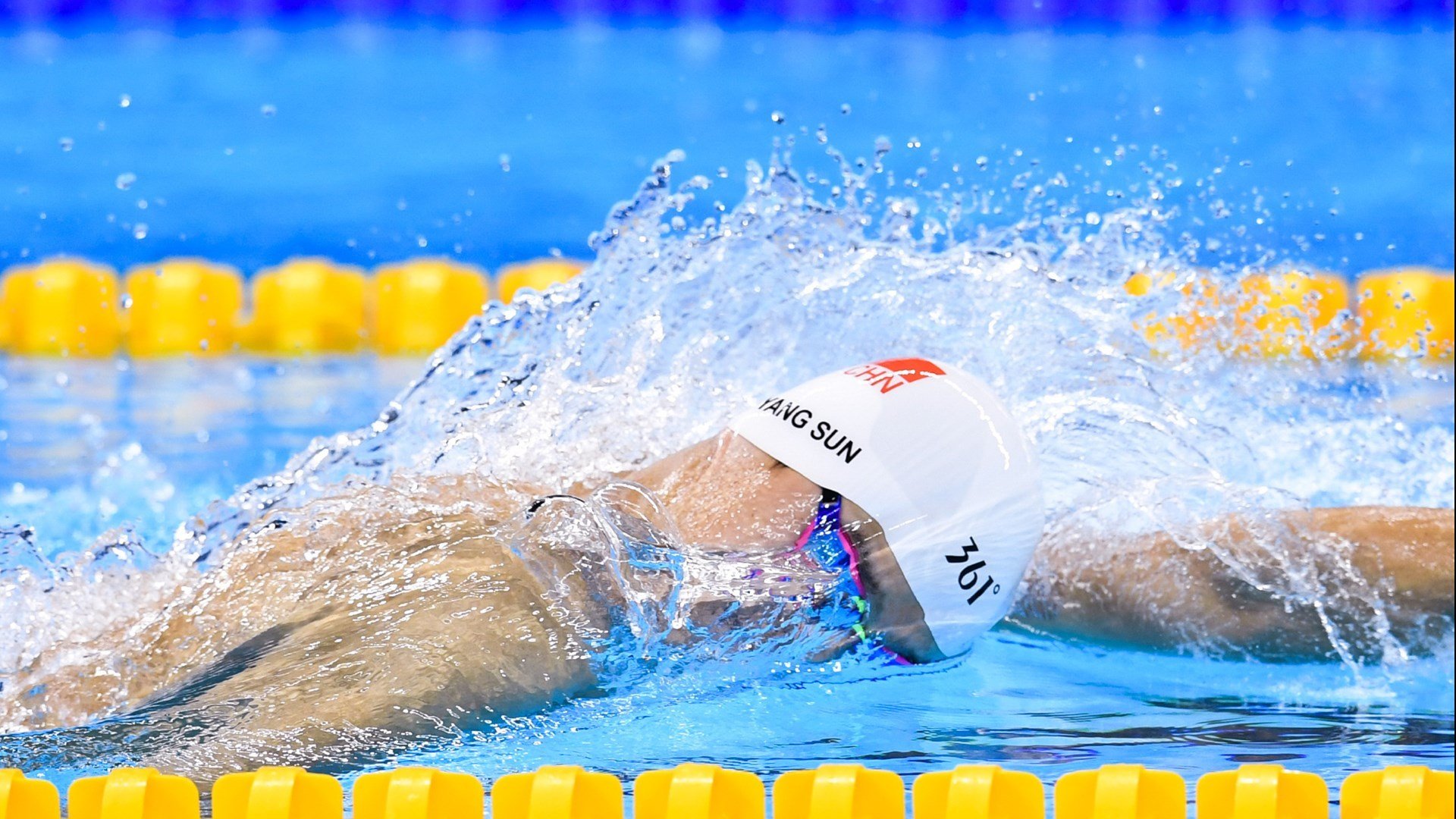 AYX GAME-高校篮球积极开展国际交流提升比赛经验，校际篮球赛交流宣传标语